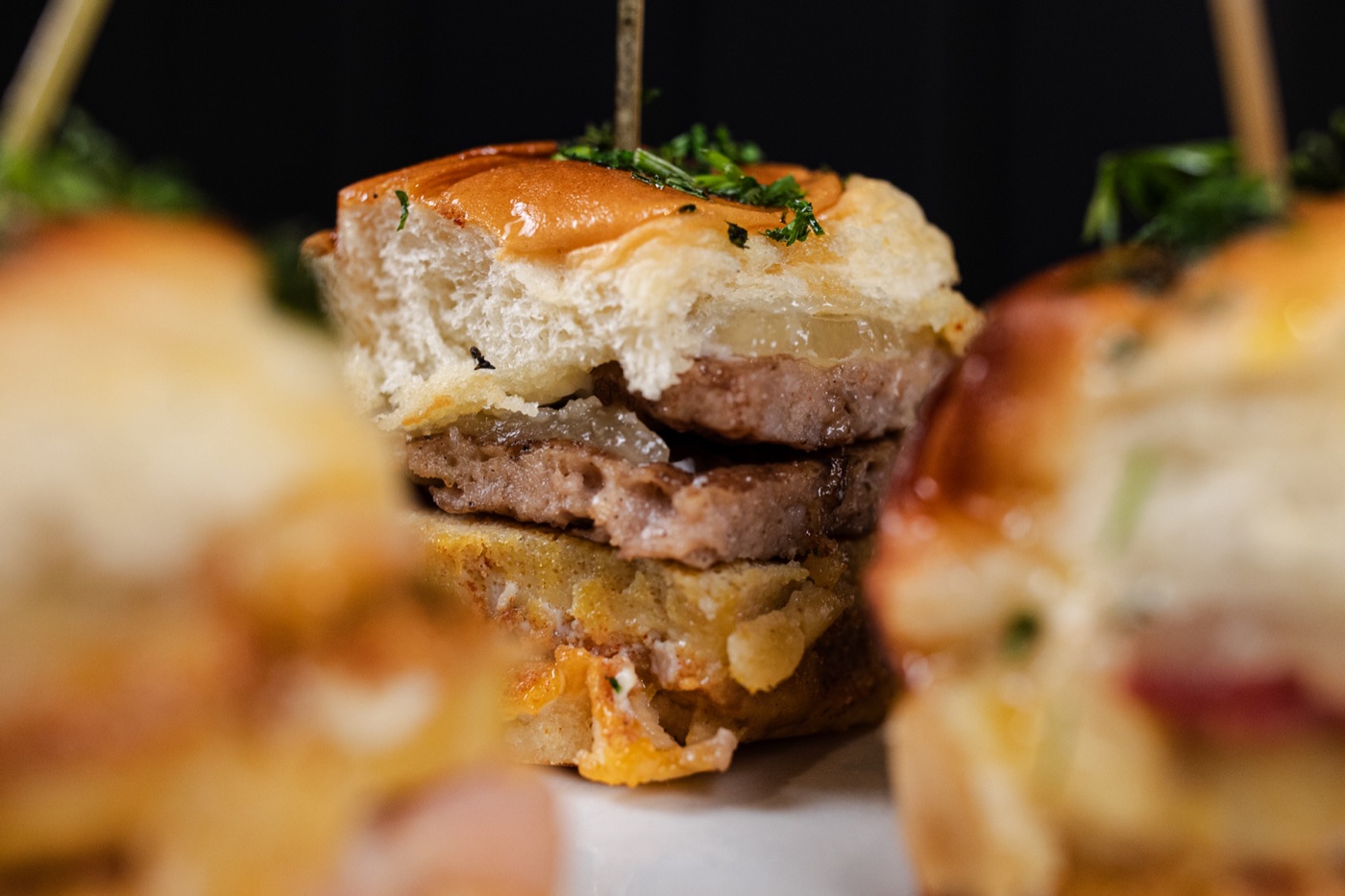 Burger sliders with cheese